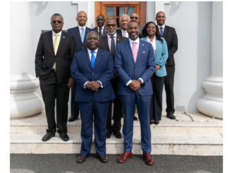 PM Davis and entourage in Bermuda